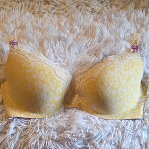 Victorias Secret Embrace Plunge Bra, 34D